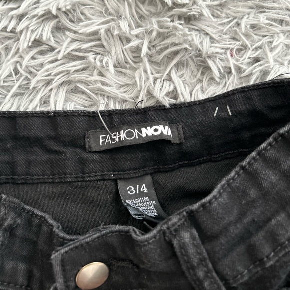 FASHION NOVA BLACK SKINNY JEANS!! - Picture 2 of 5